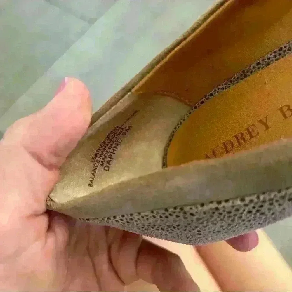 Audrey Brooke Daphne Khaki Tan Brown Leather Lizard Print Wedge Heel Shoe Sz 9